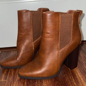 Just Fab heeled Chelsea boots